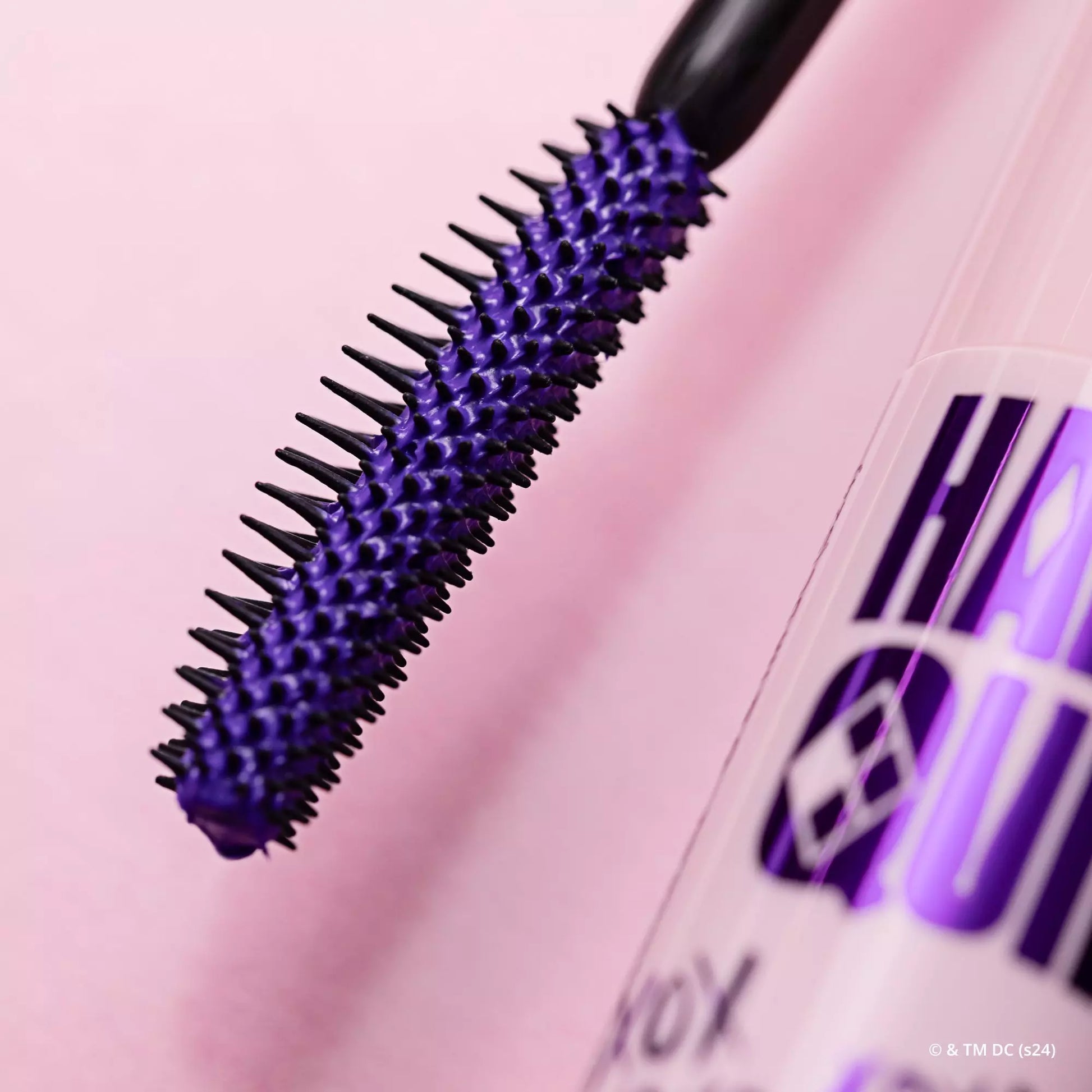 Essence Harley Quinn Colored Mascara purple 12ml